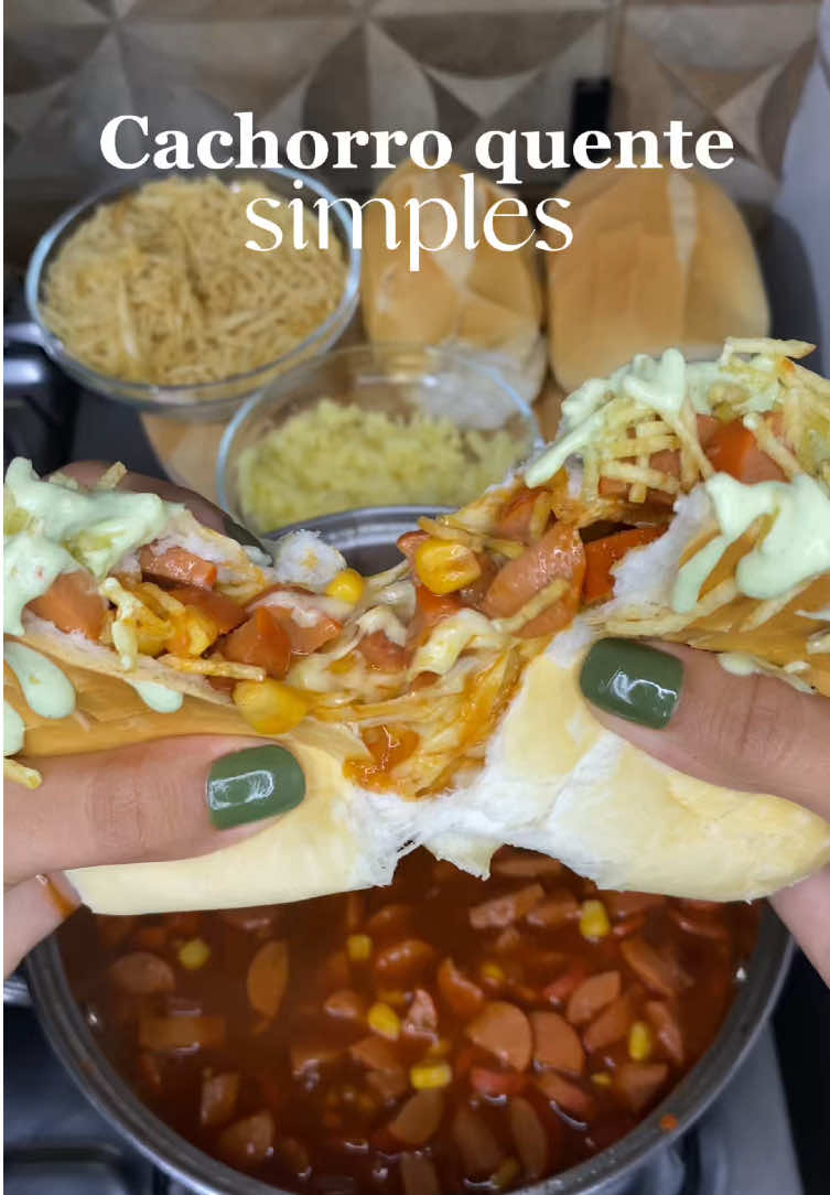 Cachorro quente com maionese verde caseira!😋😋 #cachorroquente #cachorroquentesimples #molhodecachorroquente #maioneseverde #maionesecaseira #receitafacil 