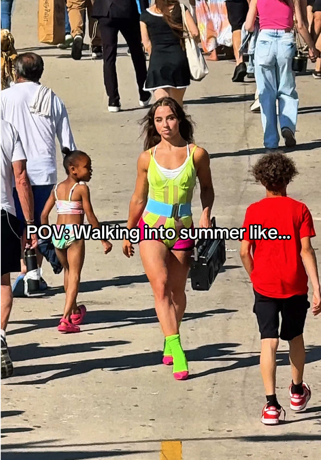 Walking into summer with this energy like…. The little girl stole the show 🤩🔥 #walk #newmusic #Summer 