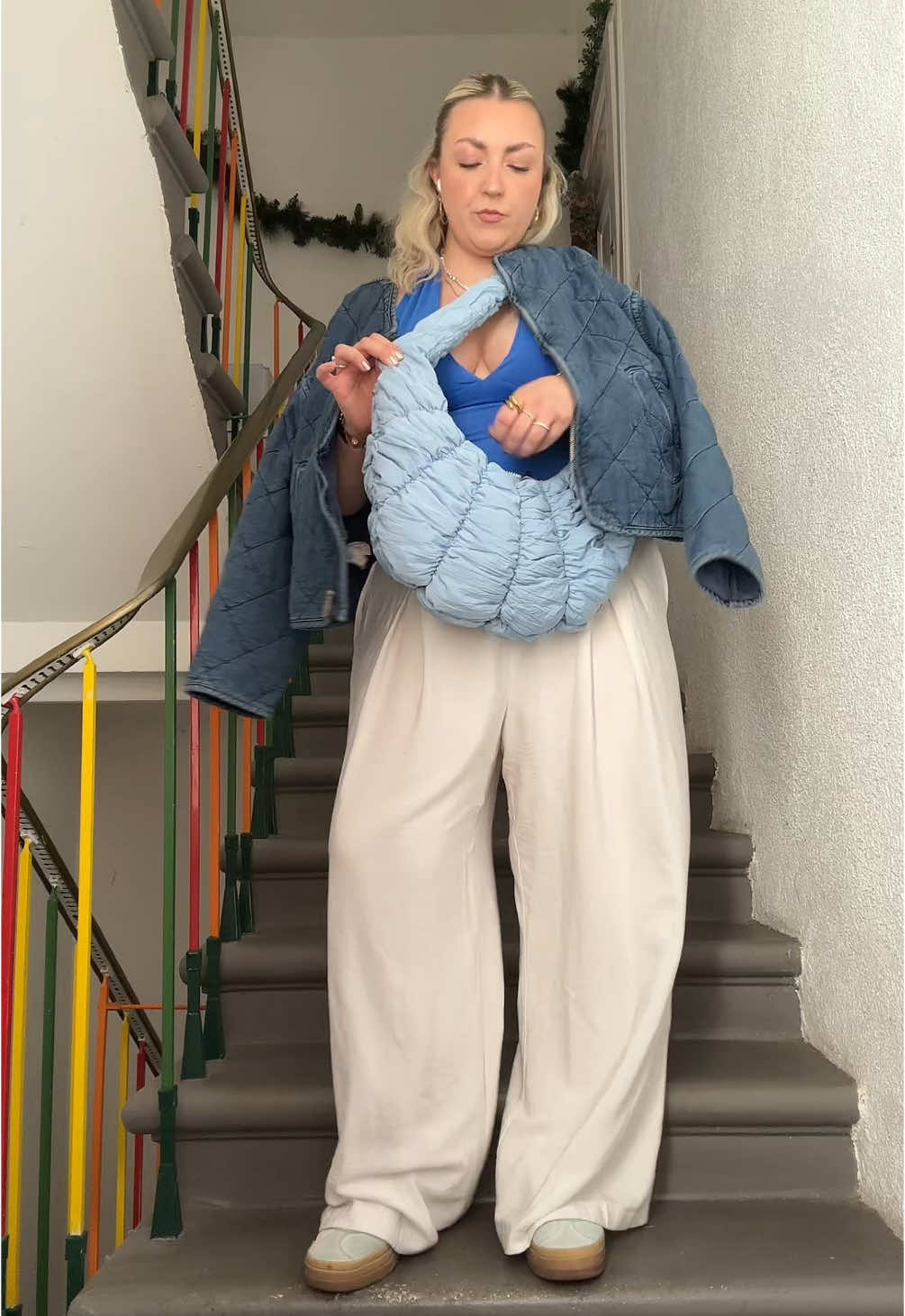 Cutest Bag Charm from  @The Lucky Charm ✨  #OOTD #summeroutfit #summerfashion2025 #bagcharm #theluckystudio #cosbag #whitepants 