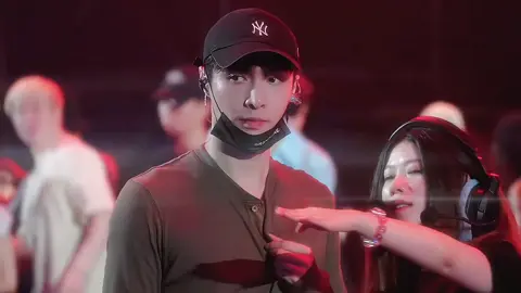 What You Doin Zhang Yixing? #EXO #LAY #张艺兴 #YIXING #exo #LAYZHANG #ZHANGYIXING #OT9 #LayZhang #ZhangYixing #Lay  #layzhang #zhangyixing #Lay #weareone #kpop #cpop #mpop @Lay Zhang 张艺兴 