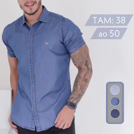 Apresentamos a Camisa Jeans Masculina Slim Fit de Manga Curta, confeccionada em algodão de alta qualidade. Seu design social combina conforto e elegância, com botões premium que proporcionam um toque sofisticado. Ideal para diversas ocasiões, esta camisa é a escolha perfeita para quem busca estilo e versatilidade.  