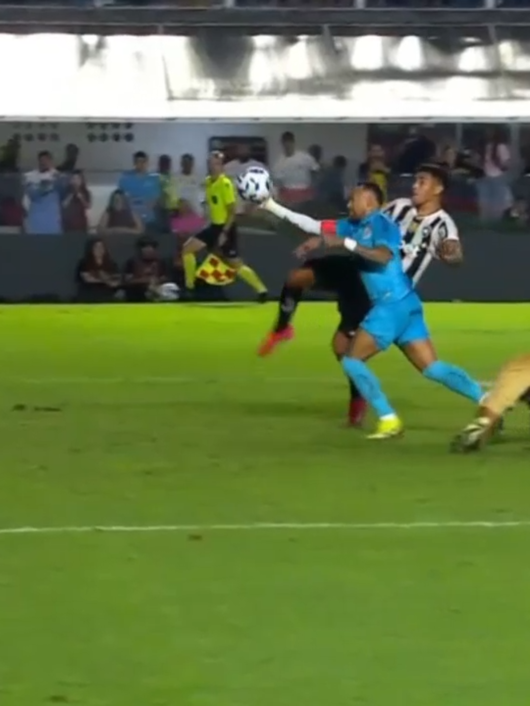 Neymar faz gol de mão e é expulso em seu ultimo jogo pelo Santos #NEYMAR #SANTOS #BOTAFOGO