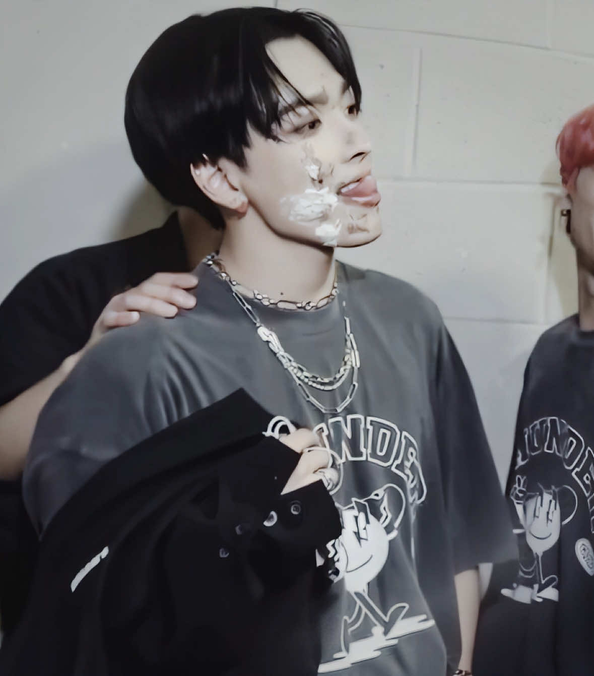 skl tmr ugh | 4 ena sykgc fer nia #hongjoong #ateez #kimhongjoong #ateezedit #hongjoongedit #kpopfyp #kpopforyou #edit #viral #fyp #hugsjakee twix feat.xuhao; cc nnewjeans 