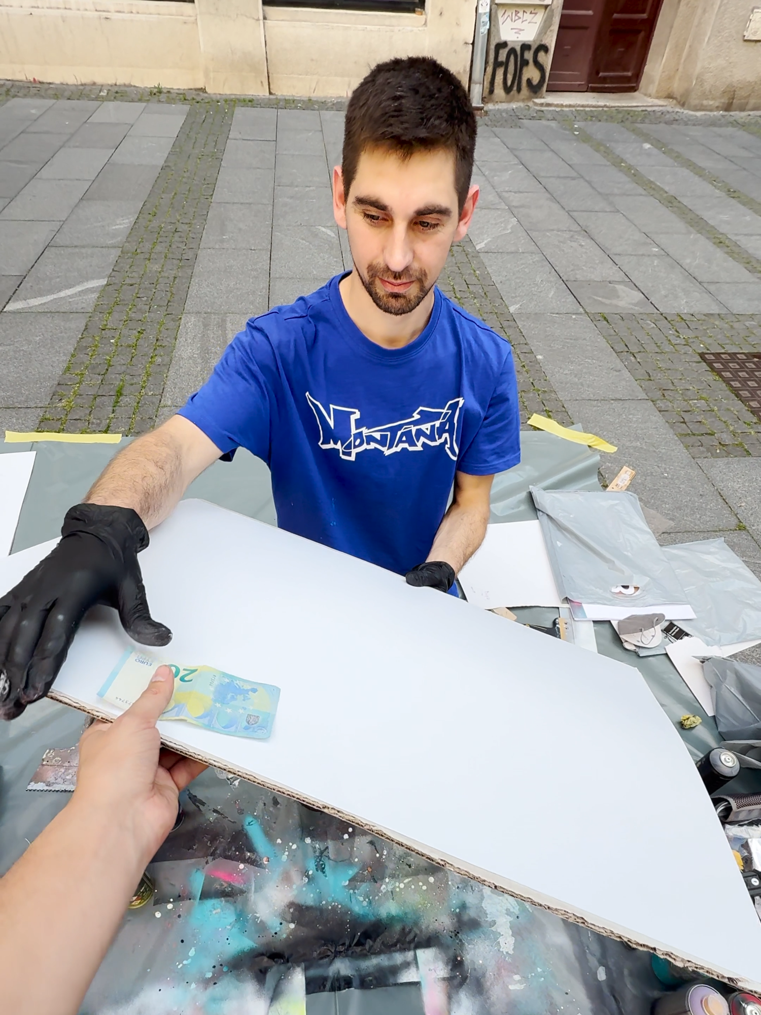 Bringing A Street Artist A Huge Piece Of Paper... 🎨🤯 #streetart #upgrade #graffiti #DIY #streetartist #graffitiart #art #craft