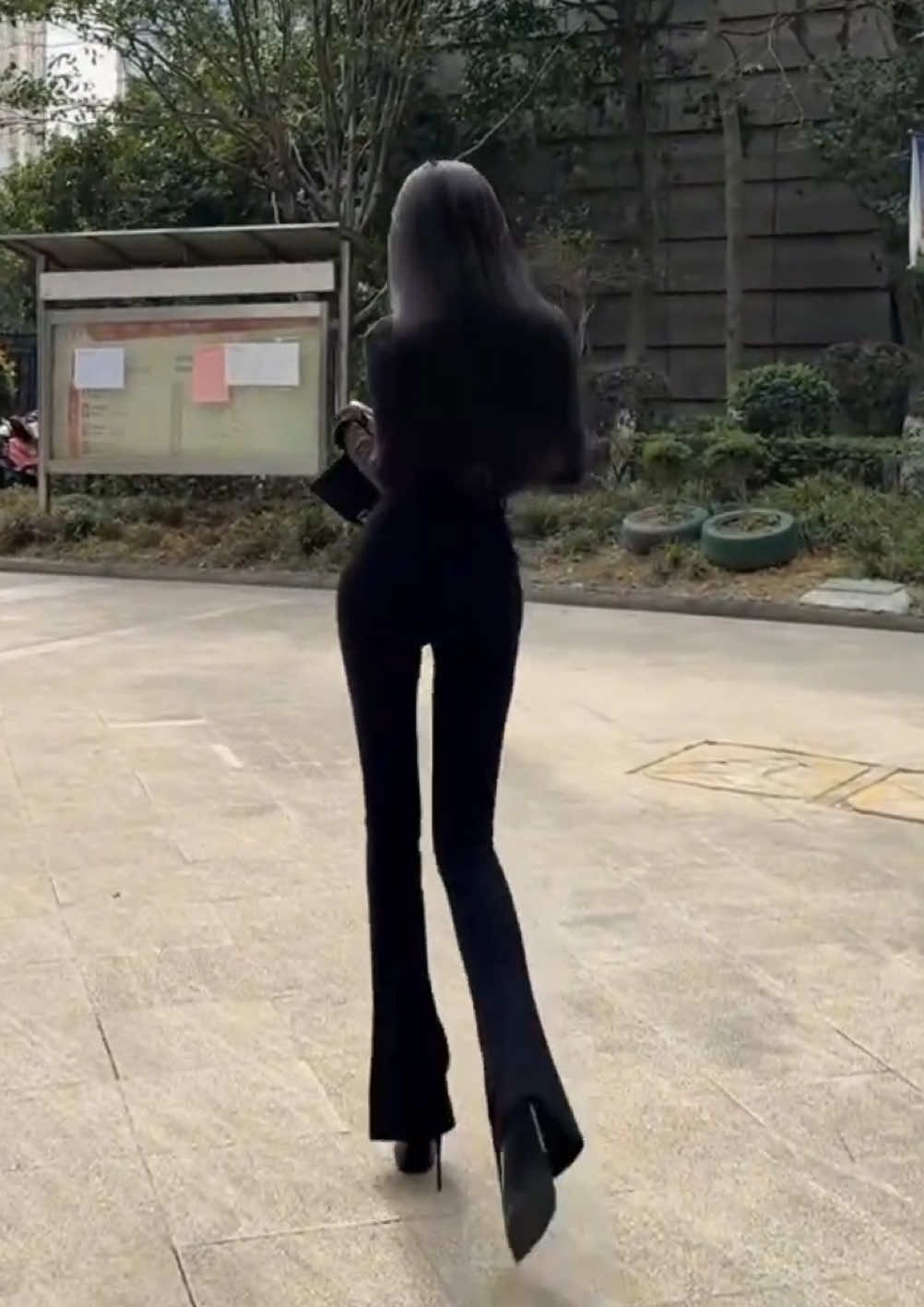 【时尚穿搭】黑色职业装🖤#可可西里 #cocoxili69 #beauty #beautiful #中華美人 #中国美人 #fyp #foryou #foryoupage #ファション #中国モデル #大长腿 #长腿女神 #高身長 #高身長女子 #ヨガ #ヨガポーズ #ヨガ女子 #中国ファション #ジム女子 #オシャレ#黒色 #美人