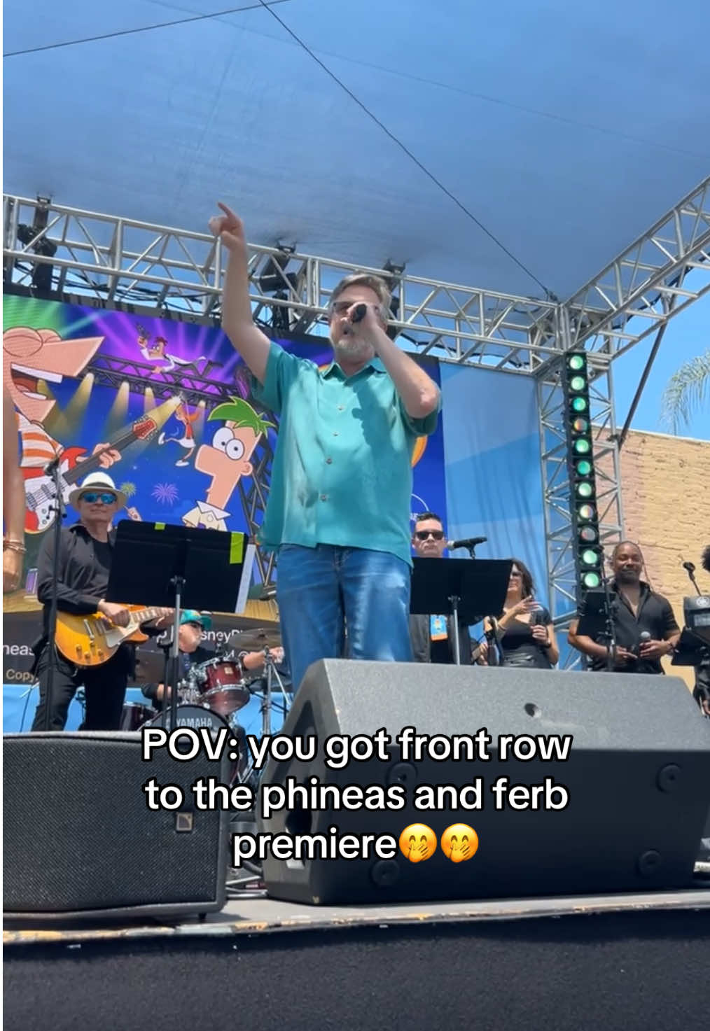 a little compilation of what was on my snap story for this event😛😛 #foryou #fyp #bellascloset0 #bellaluu #phineasandferb #phineasandferbpremiere #viral #disney #disneychann 