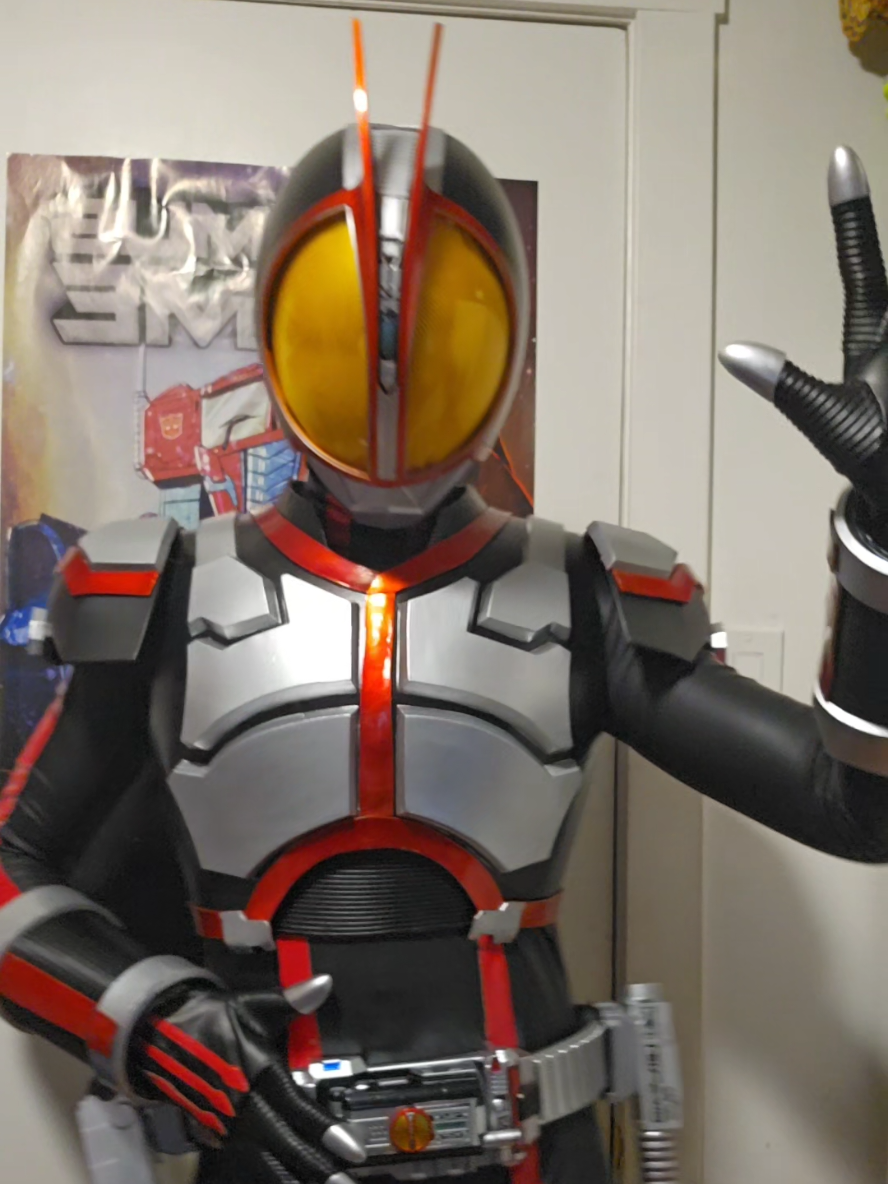 I've seen Faiz I swear  #kamenrider #kamenriderfaiz #faiz #tokusatsu #cosplay #cosplayer #fyp #foryoupage #bachata 
