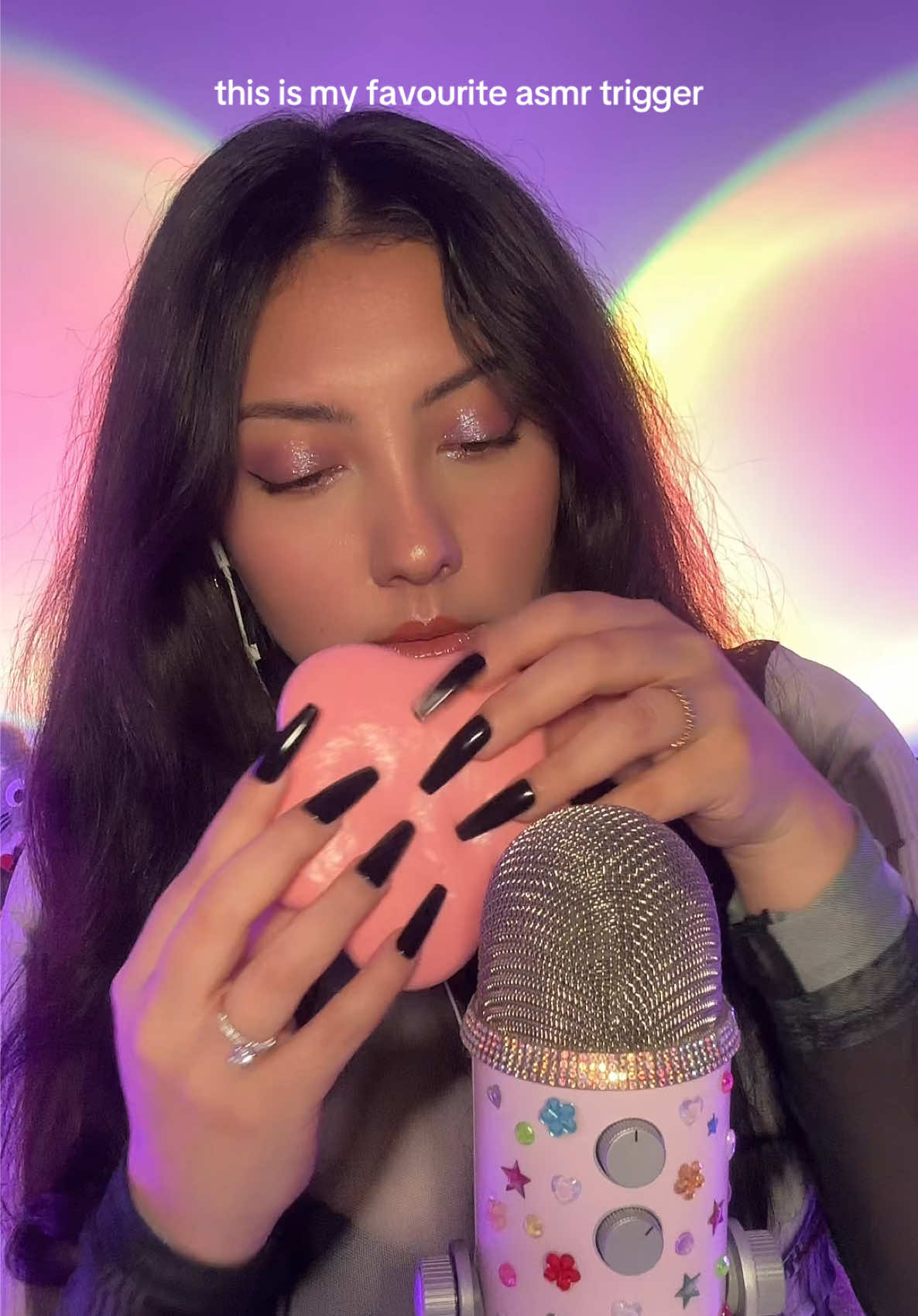 Easily my #1 favourite ASMR trigger ever 🏆💤 #asmr #asmrjade #asmrjadeyt #sleep #loopasmr #squishy 
