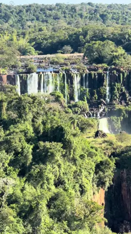 Um pouco de uma das 7 maravilhas mundiais da natureza: As Cataratas do Iguaçu 