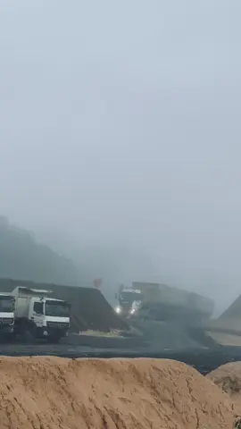 tambang dengan embun pagi nya🫀🧠#bayanresourcetbk🔥 #tambangbatubara #anaktambang #kulitambang #tambanghitz #batubarakalimantan #fyp #xcyzba 