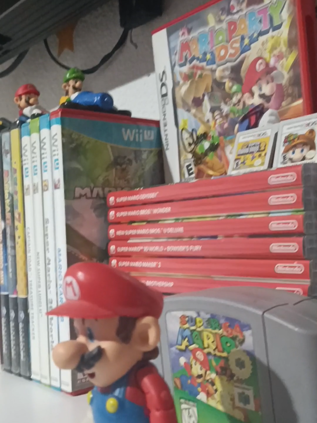 Mi franquicia favorita, el primer videojuego que alguna vez jugué fue new super Mario bros Wii, también es una buena excusa para mostrar un poco de mi colección de juegos de nintendo. Por cierto prefiero a Luigi #mario #mariokart #supermario #supermariobros #nintendo #nintendoswitch #nintendods #nintendowii #wii #gamecube #wiiu #newsupermariobros #nintendo64 #colecciondevideojuegos #coleccionista #coleccionistama #nes #videojuegos #videojuegos🎮 #luigi 