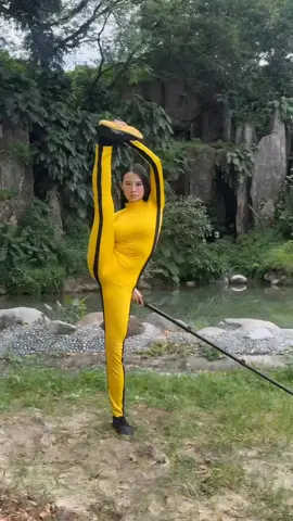 Mastering the Staff—Bruce Lee Style! “Be like water,” as Bruce Lee said— adaptable, powerful, and always in motion. 💥🌀 This staff reel is inspired by the legend himself. Every spin, strike, and stance is a reminder that strength isn’t just in the weapon—it’s in the one who wields it with purpose. Train hard, stay fluid, and never stop evolving. . . . #BruceLeeInspired #BeLikeWater #stafftraining #BruceLee #wushu #WingChun #kungfu #taichi  #taichimaster #Fitness #sportsontiktok #tiktokph #chinesemartialarts  #ipman #training #fypシ #foryoupage #foryourpage #fitnessmotivation #martialarts #shaolin #wingchunkungfu #kickboxing #taekwondo #bjj #mma #BathalumangEther #wushuchampion #wushuqueen #janicehung