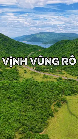 Một chiếc #view quá đẹp cho vị trí này #vịnhvũngrô (Phú Yên - Đăk Lăk) nơi dấu ấn lịch sử di tích #tàukhôngsốphúyên  và cũng là nơi có môi trường thuận lợi cho người dân phát triển nuôi tôm hùm và các loại hải sản 🐡🦞🦀🦑🐠.#flycam #cảnhđẹpthiênnhiên #dulịchphúyên #xuhuong 