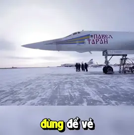 💥 Tupolev Tu-160 – “Thiên nga trắng” của Không quân Nga Đây là máy bay ném bom siêu thanh lớn nhất thế giới còn hoạt động, với khả năng mang theo hơn 40 tấn vũ khí và tốc độ bay vượt Mach 2. Không chỉ mạnh mẽ, Tu-160 còn sở hữu thiết kế cánh cụp cánh xòe đầy uy lực. Trong bối cảnh căng thẳng toàn cầu, chiếc “thiên nga trắng” này luôn là một biểu tượng sức mạnh và đe dọa chiến lược. 👉 Bạn nghĩ liệu Tu-160 có thể so sánh với B-1B Lancer của Mỹ không? #Tu160 #Tupolev #Bomber #KhôngQuânNga #QuânSựThếGiới #MilitaryAircraft #LịchSửChiếnTranh #ThiênNgaTrắng #CapCutVietNam #TikTokMilitaryVN #thegioiquansu #xh #tiktokvietnam #nolan 