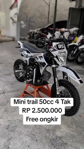 Mini trail 4 tak 50 cc hitam dan baru cuma Rp 2.500.000 