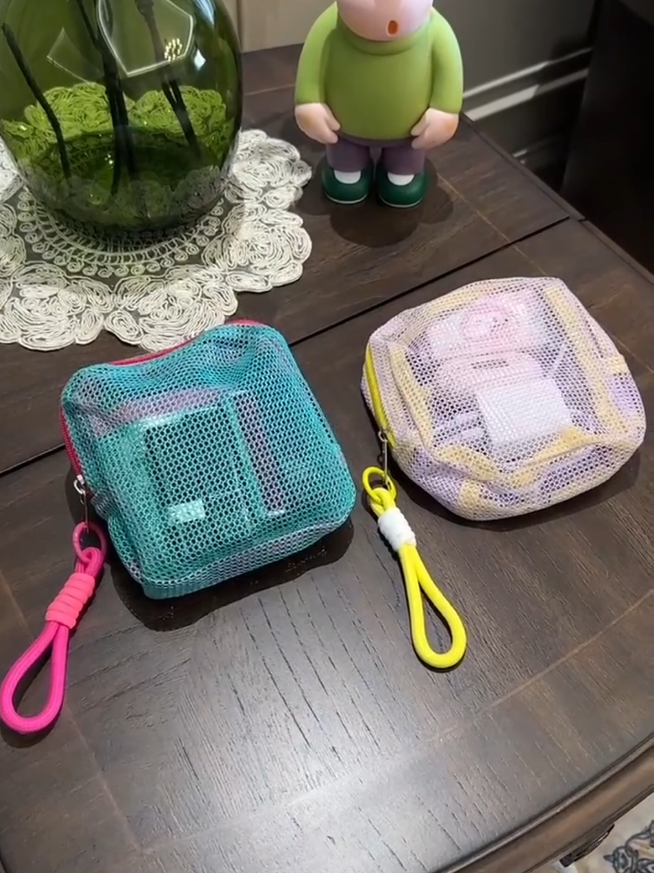 Tas jaring mini multifungsi. Bisa digunakan untuk menyimpan barang kecil kamu agar tidak tercecer dan berantakan. #tas  #taswanita  #taskoreanstyle  #taskorea  #taskosmetik  #tasmakeup  #taskecil  #tasdompet  #tasserbaguna  #dompet  #pouch  #pouchmakeup  #pouchbag  #bag  #guncang66 