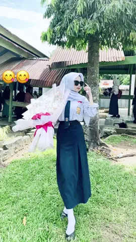 cihuy akhirnya bocil smp inii lulusss😋😋 #graduation #kelulusansmp #fyp #fouryoupage 