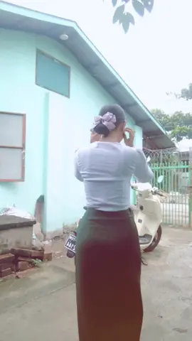 လိုက်မလားကျောင်းအုပ်နဲ့မိတ်ဆက်ပေးမယ်🤭