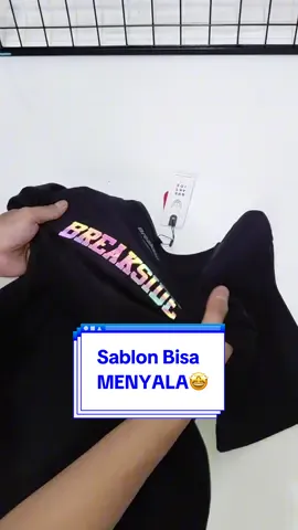 Rekomendasi kaos unik sablon yang bisa Berubah warna🤩🤩 #breaksideofficial #sablonunik #reflective #kaosreflective 