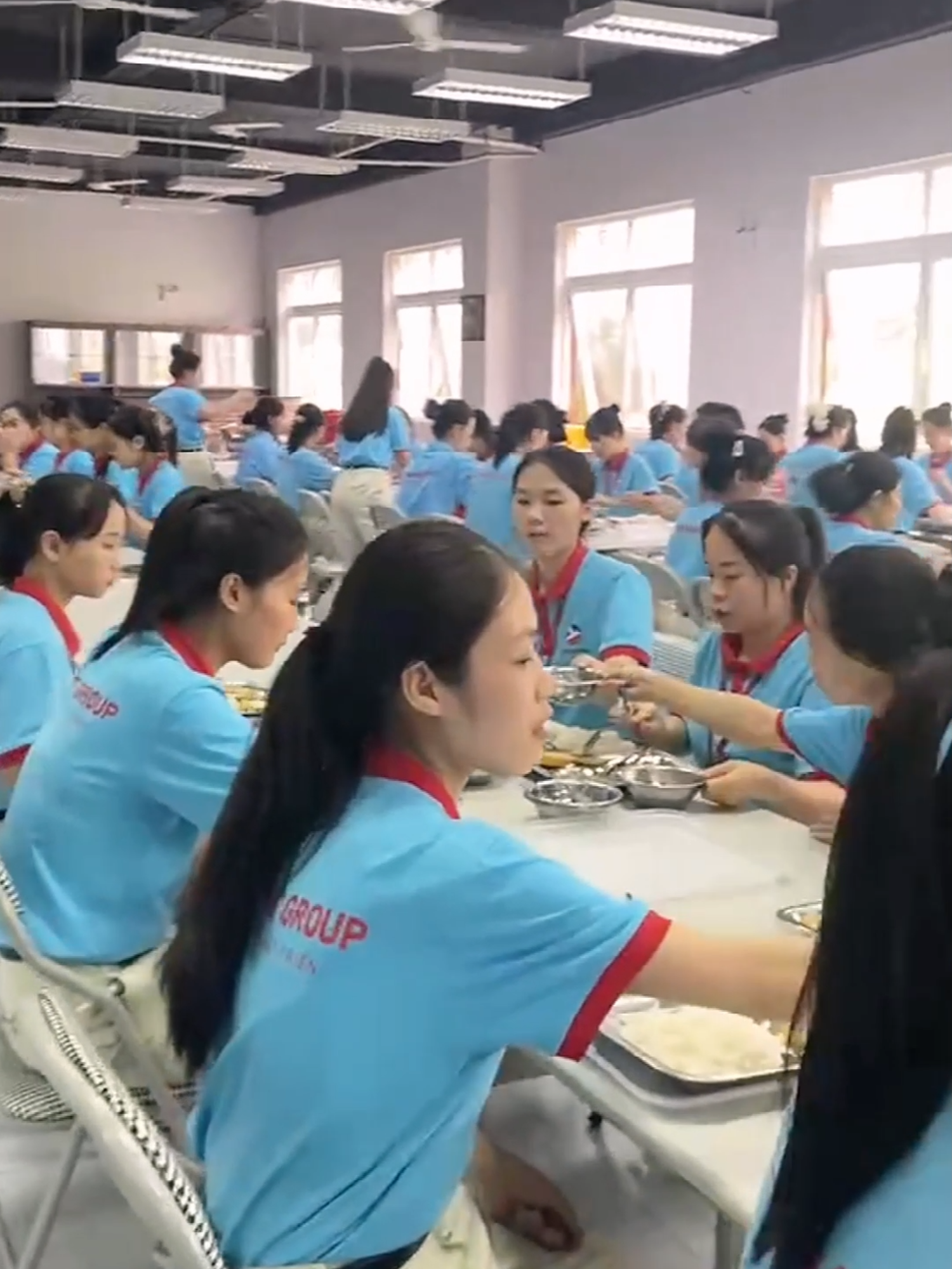 Có thực mới vực được đạo, ăn trưa cùng chúng mình nha #thuctapsinhnhatban❤️ #tinphatgroup #uytin