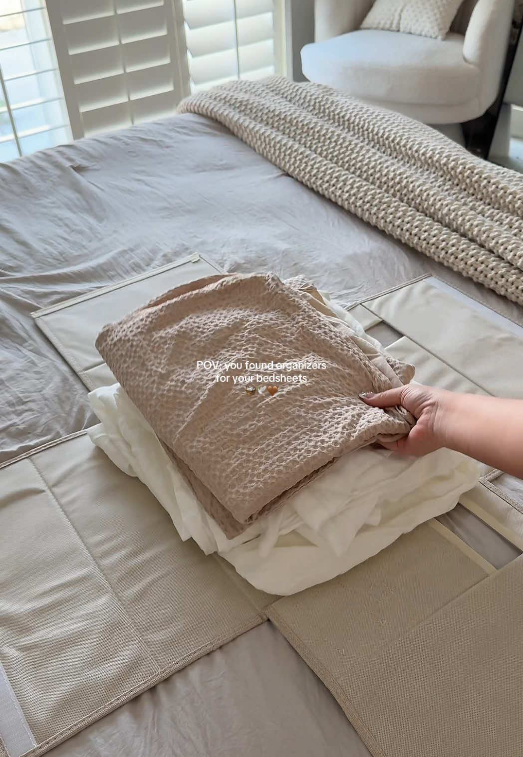 this looks so much better & organized, something I didn’t even know I needed!💆‍♀️🧘‍♀️ #organizedhome #organization #bedsheets #homeessentials #organizewithme #storage #homehacks #TikTokShop #tiktokshopfinds 