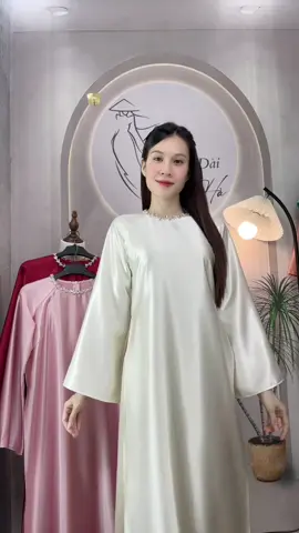 Một chiếc áo dài phát sáng luôn cho khách iu nhé #aodaithanhha #áodaivietnam #xuhuong 