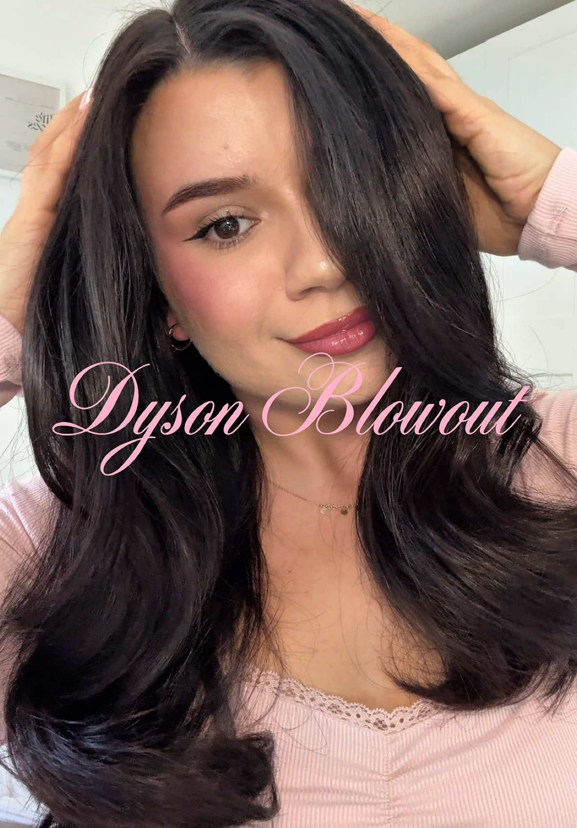Soft glam brushing powered by my @Dyson France airwrap 🎀🤍 #blowoututorial #blowout #brushing #brushinghair #dyson #dysonairwrap #dysonhair #pinterestinspo #aestheticvideos #girlythings #fyp #pourtoi @Color Wow Hair @L’Oréal Professionnel @Nuxe 