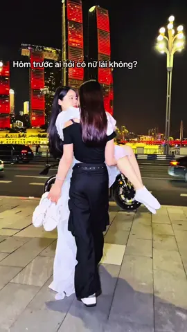 Quay video xe máy ở Trùng Khánh, ai sợ chồng ghen thì có cả nữ tài xế nha.  #xuhuong #fypツ #luxury #foryou #trending #sieuxe #motor #motorcycle #trungkhanh #trendmotor #fyp 