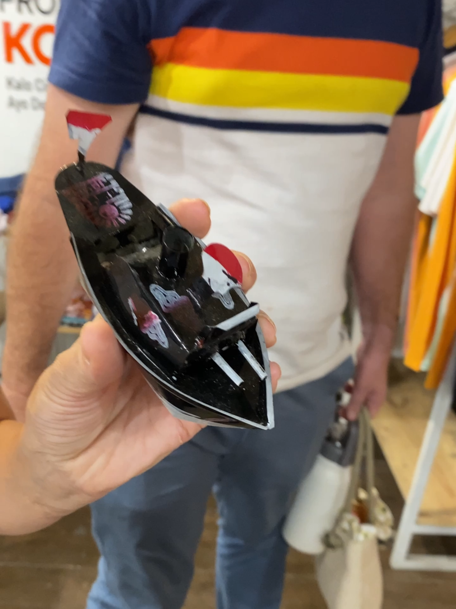 Misi ngeracunin bule buat beli mainan jadul Indonesia 😁 #bule #buleindonesia #bulemerakyat #bulekampung #bapakuluk