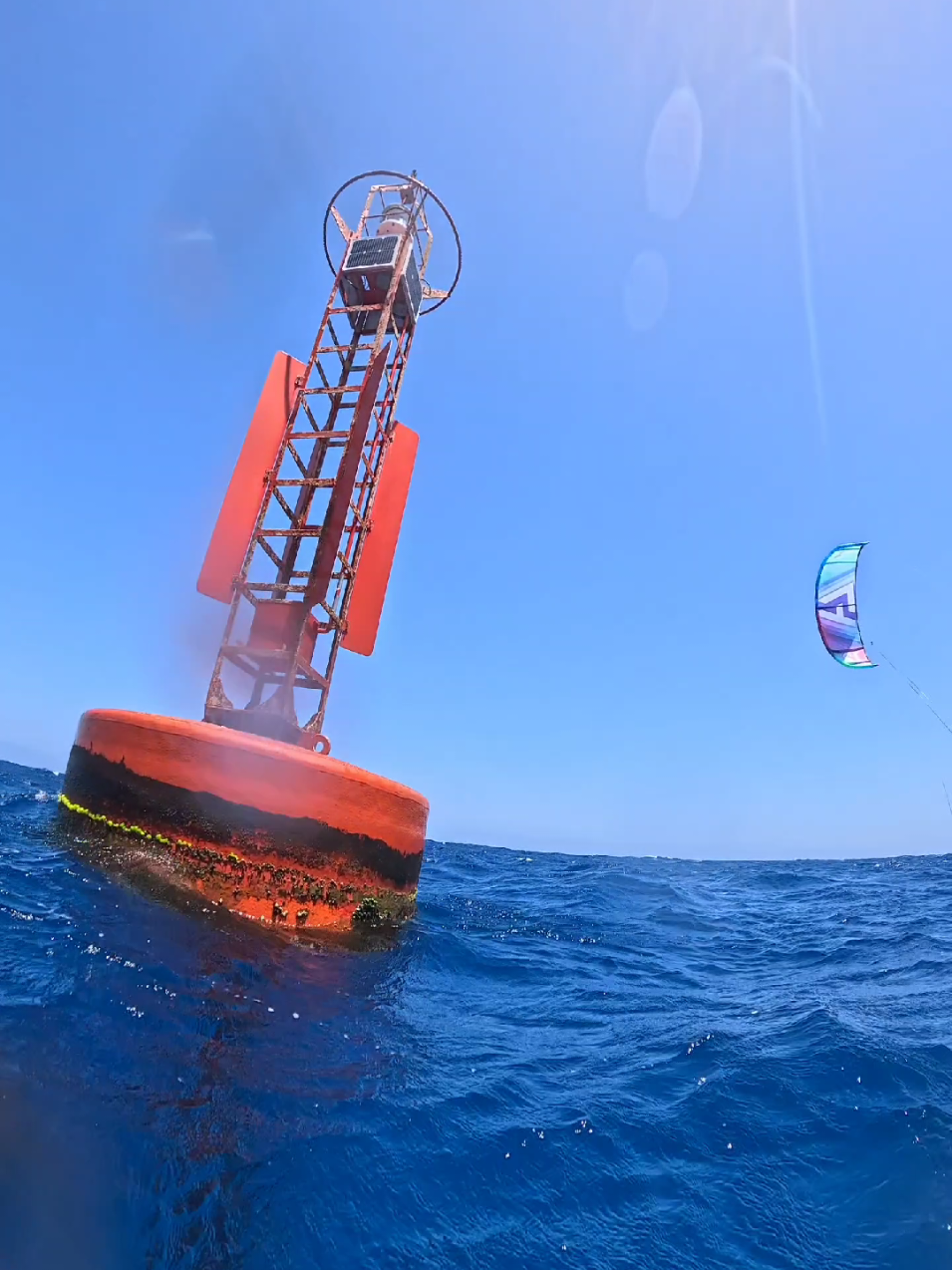 I'm lost in the middle of the ocean😵💀#kitesurfing #pointnemo #tik_tok #povvid #fyp #crazy #waves 