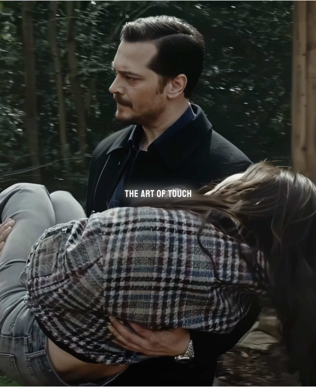 the art of touch. inst: biissous  #esrefruya #cagatayulusoy #demetozdemir #sarpyilmaz #esreftek #nisan #мечтаэшрефа 