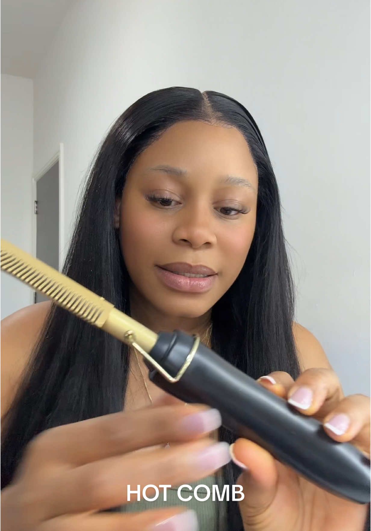 Very high temperature hot comb  #hair#install#hotcomb#