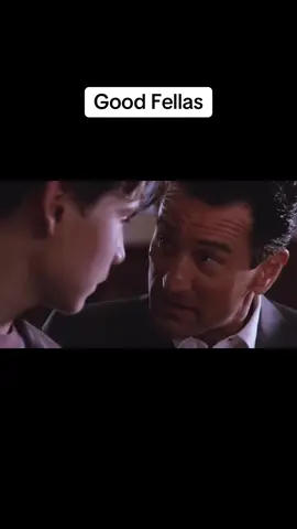 Brooklyn, New York in den 1950er Jahren: Schon mit 11 Jahren ist Henry Hill vom Lebensstil der lokalen Mafiosi fasziniert und beschließt, sich seinen Platz in der Welt der Verbrecher zu suchen. Mit 13 begibt er sich unter die Fittiche des eiskalten Nadelstreifen-Killers Jimmy 