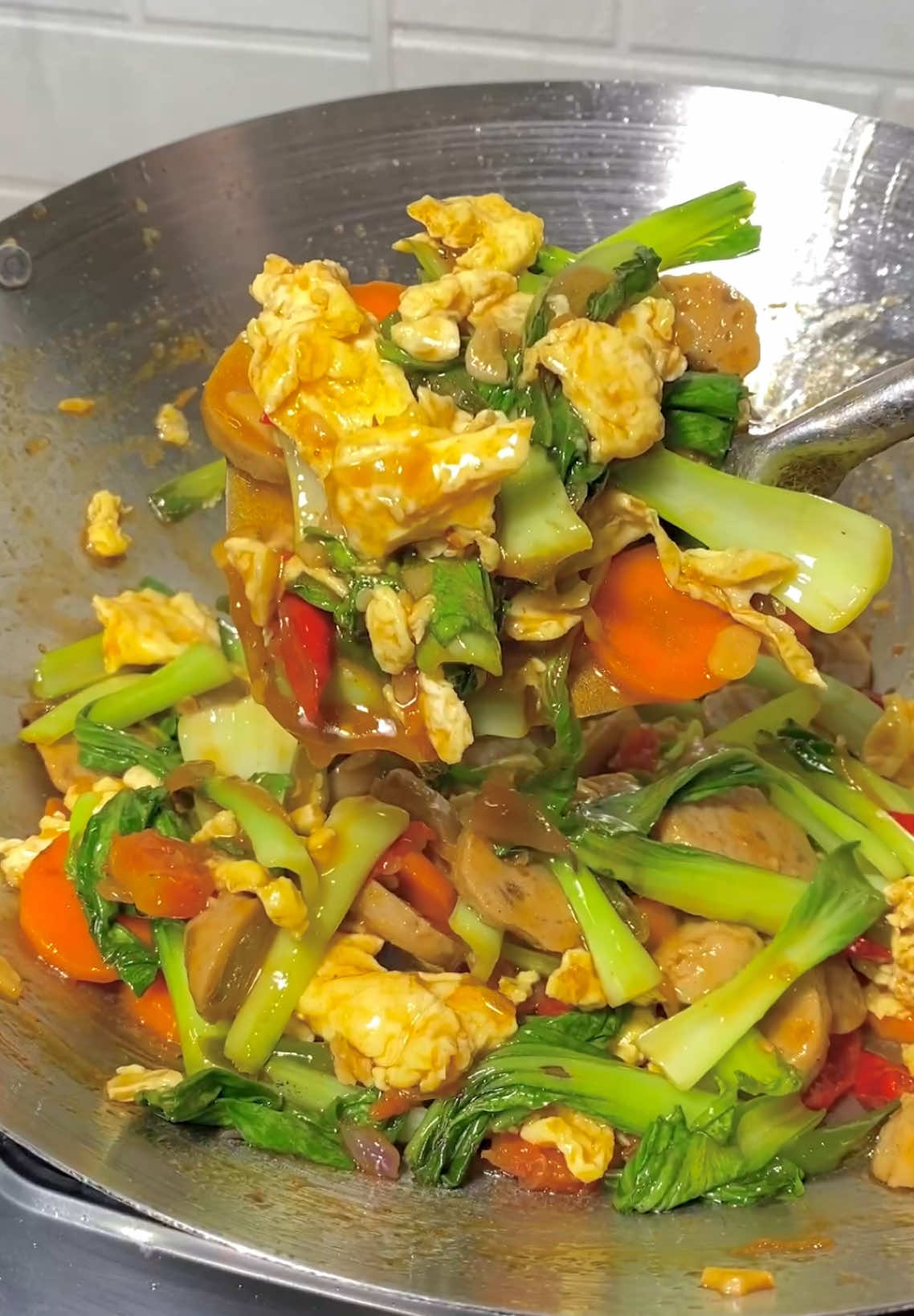 Tumis campur-campur. Tumisannya aku pake telur orak arik, wortel, bakso dan pokcoy. #sayur #tumis #sayuran #tumissayur #tumisan #idemenuharian #masakansimple #masakanrumahan #masakansederhana #fyp #xyzbca 