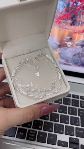 #CapCut #lắctay #quàtặng #vangbacNgocHan #xuhuongtiktok2025 #viral #xuhuong #trendingvideo #foryou #❤️❤️❤️ 