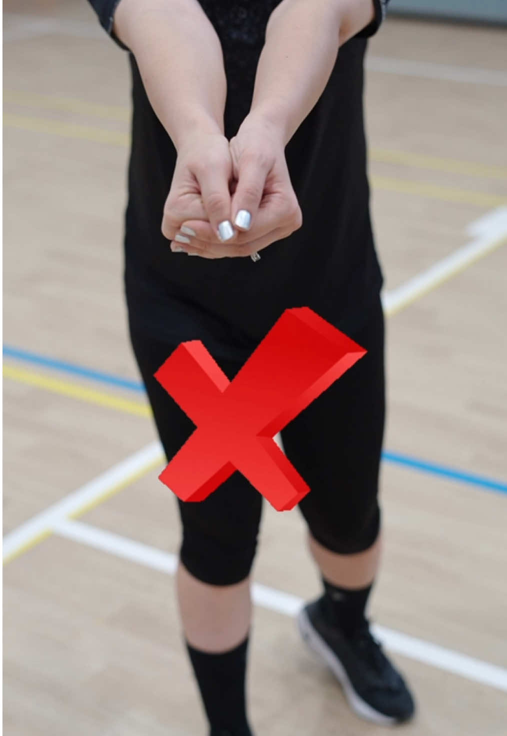 🤩 Proper hand placement makes ALL the difference. You got this! ✨ #volleyballtraining #volleyball #volleyballskills #dubaivolleyball #volleyballplayer   