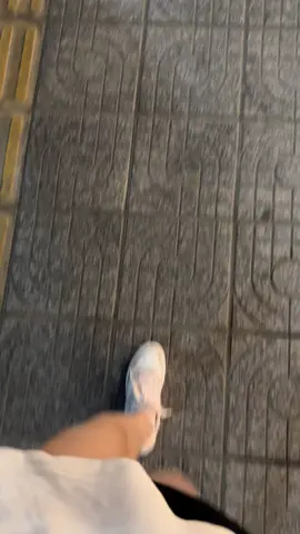 Ngựa ngựa xuống sảnh đi bộ chill chill mà mệt thở bằng đuýt luôn má🥵