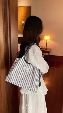 Thêm mẫu tote kẻ cho mấy mom nè😙 #tuichio2nd #chio2nd #ulzzangstyle #包包推荐 #夏季新款 #tuixach #tiktokshop #xuhuong 