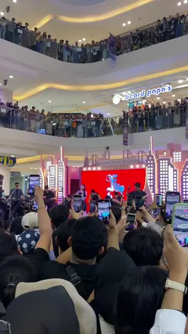 Flip it up 🔥 #tiaraandini #fypage #paragonmallsemarang #mootiara_official #ruangkita #sadstory🥀 