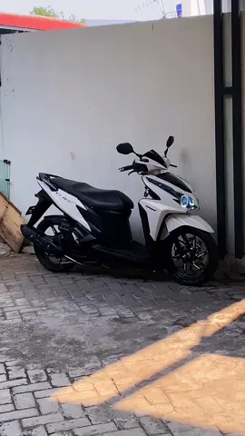 KZR putih absen dong🗿#fyp #kzr #vario125old #variomodifikasi 