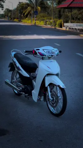 Đố ae tìm đc con audi I8 đổi màu cả trên cả dưới #xh #xhtiktok #weve #weve125ไฟเลี้ยวบังลม 