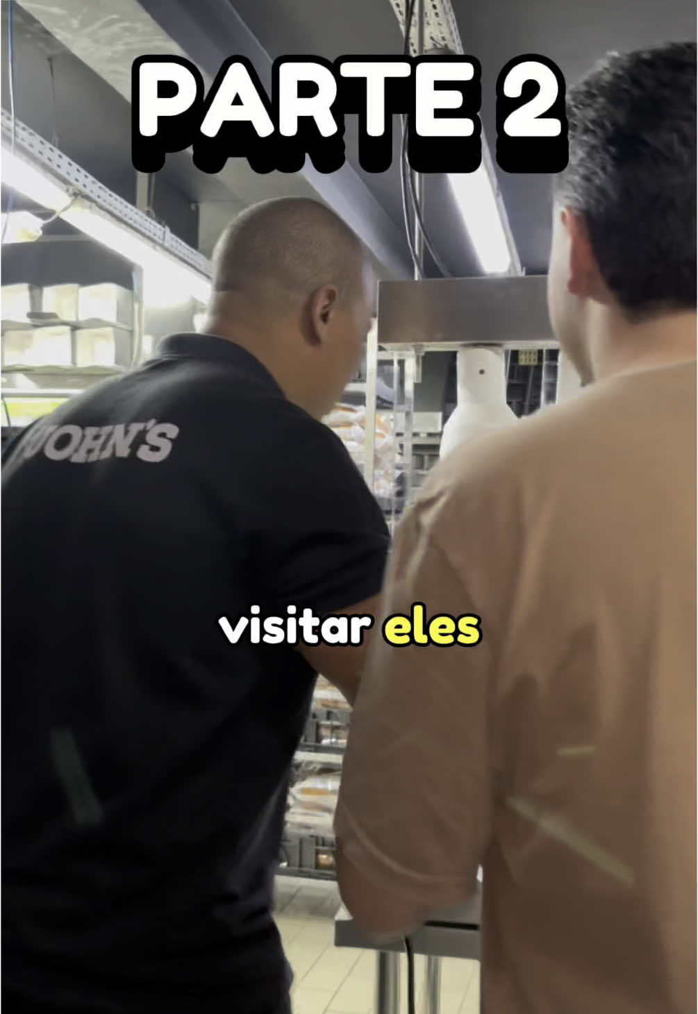 Essa operação já conseguiu fazer +900 pedidos em uma noite🤯 A @johnsburguer referência máxima no quesito de vendas e gestão! @Junior Peto é um Mega empresário no ramo junto com sua esposa @Alinedraghi e fazem acontecer um movimento surreal la no bairro do limão em SP🔥 Quer ver mais entrevista como essa? me siga aqui🫵🏻 #restaurantes #hamburgueria #delivery #empreendedor