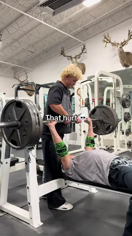 That was scary. #fypシ゚viral #gym #makemefamous #15 Give no hate to the spotter. He did best he couldn and he couldnt have done anything to prevent it