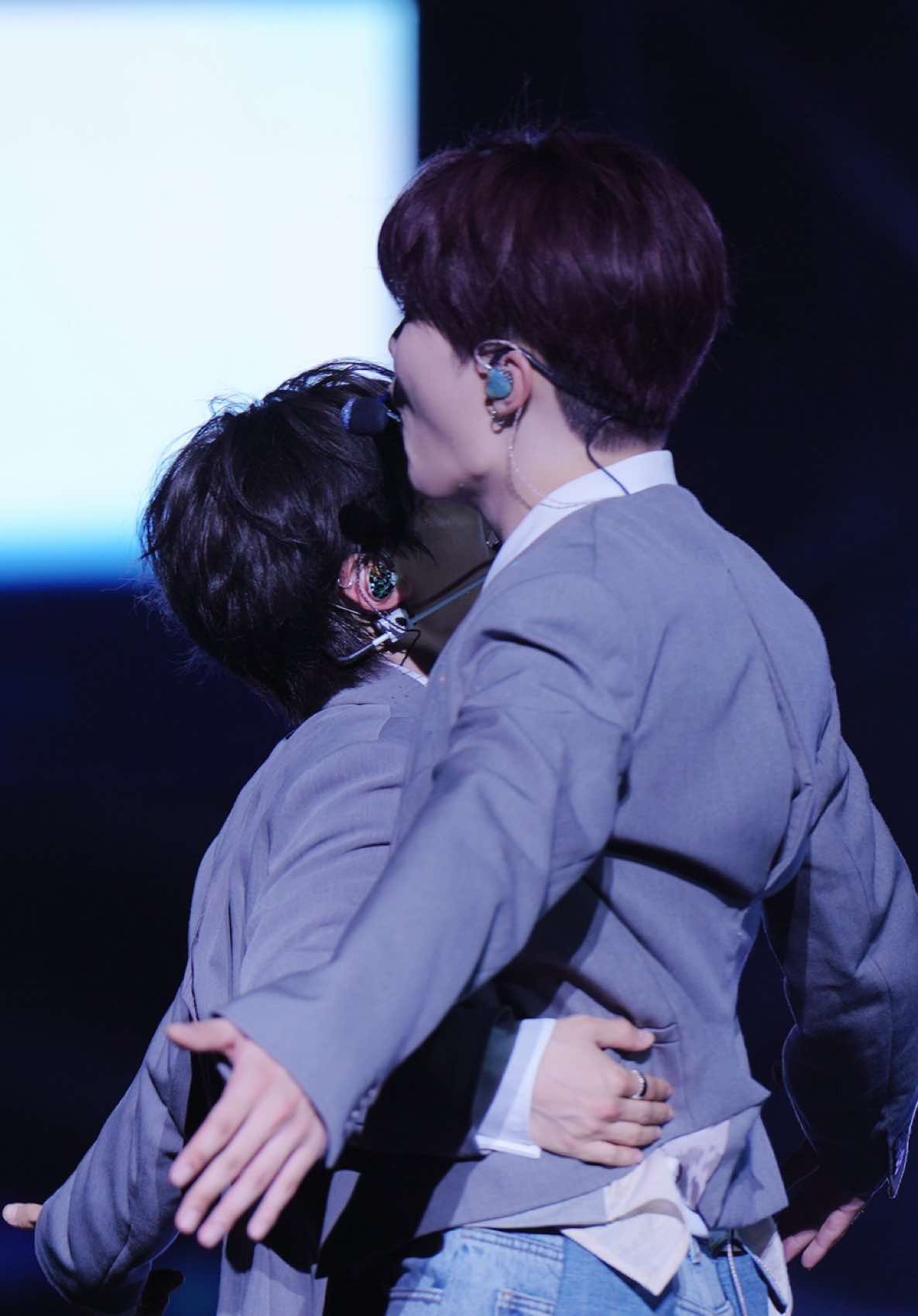 whatever that pleases the gf stan’s 🤷🏻‍♀️ #zb1 #zerobaseone #zb1matthew #석매튜 #석우현 #seokmatthew #seokwoohyun #matthew #zb1seokmatthew #mattparkz #geonmaet #mattwook #parkgunwook #박건욱 #zb1gunwook #gunwook