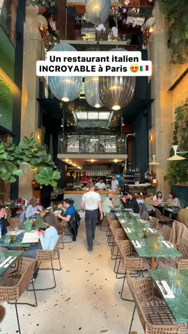 Tu connais cette trattoria au décor spectaculaire à Paris ? 🇮🇹 📍 Daroco Bourse #restoitalien #paris #restaurantparis #parisresto #sortiraparis #bonneadresse #italianfood #tiktokfood 
