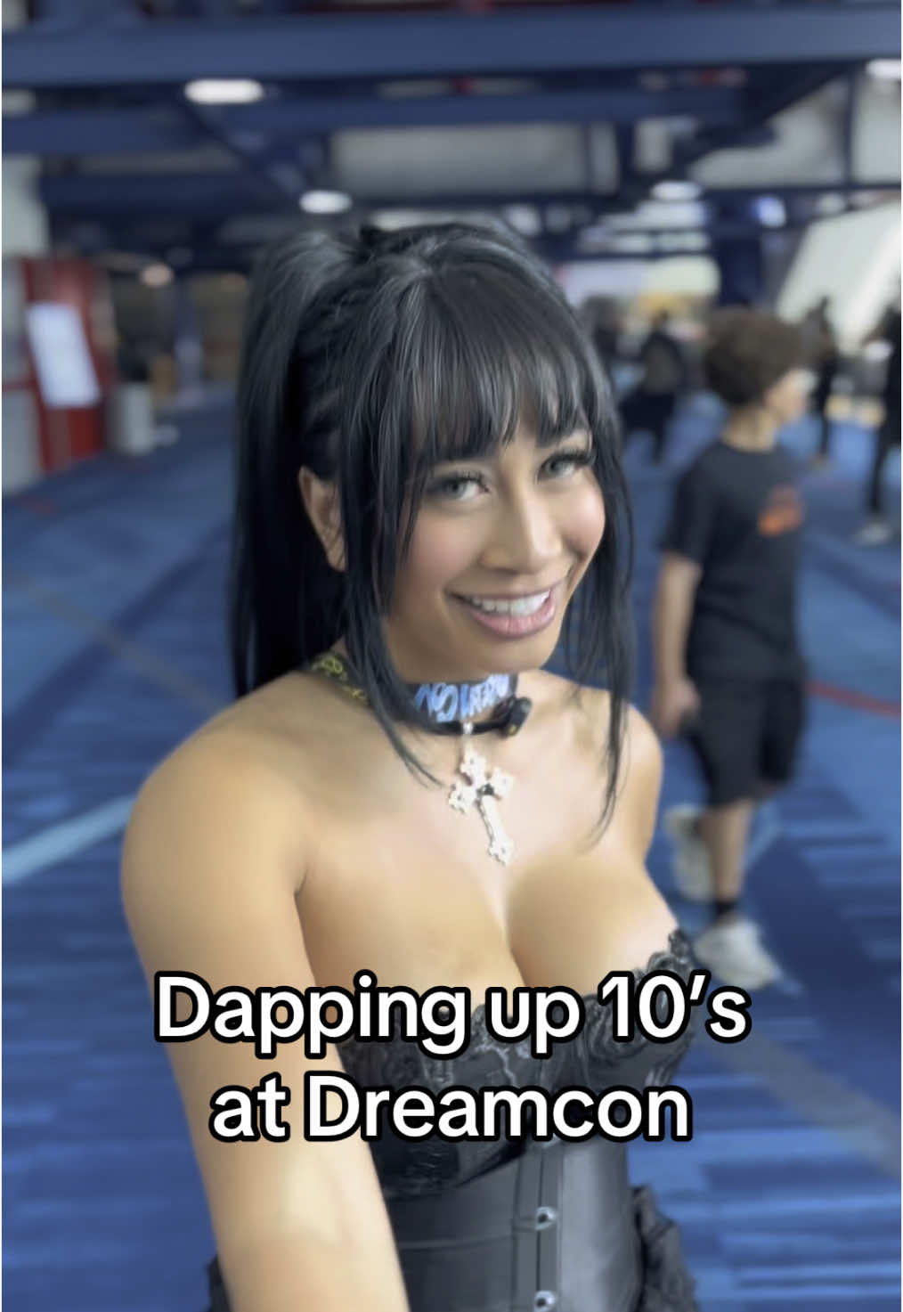 Dapping up 10s at Dreamcon 2025 #dreamcon #fyp #rdcworld1 #houston #fyp 