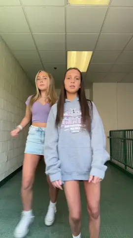 ate @Ava #fyp #viral #fypage #dance #blowthisup #foryoupage #viralvideo #viraltiktok #highschool #school #schooloutfit 