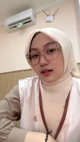 trend tangan yg sulit diikuti😆 ada yg mau minjemin tangannya? haha