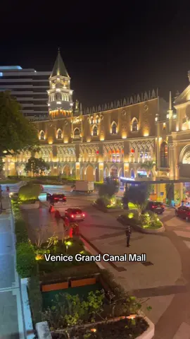 Venice Grand Canal Mall Mckinley Hill Taguig #taguig #mckinleyhill #venice #venicegrandcanalinthephilippines #manila #philippines #fyp #foryou #cityserenity25 #travel #relax #tour 