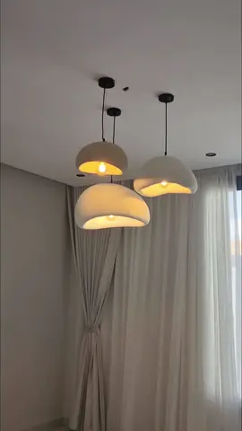 علاقيات مودرن على شكل أحجار  ٣ قطع بامقاسات مختلفة يتم تركيبها بهاذا الشكل لتكون نجفة تضيء الغرفة بشكلها الجمالي  تركيب #صيانة #تصميمي #ديكور #انارة #نجف #ثريا #ليد #لمبات #جدة #السعودية #فولو #لايك #كهربائي #مودرن #كلاسيك#fyp #foryou #foryoupage #viral #trending #explore #tiktok #tiktoktrend #decor #homedecor #luxurydecor #lighting #interiordesign #designinspiration #homeinspiration 